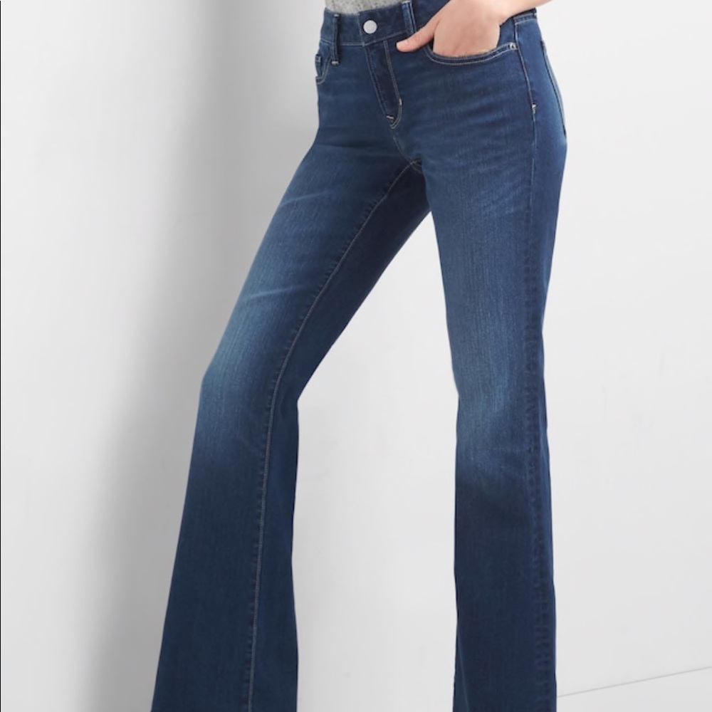 NWT Gap 1969 Long and Lean flare jeans Sz 28P